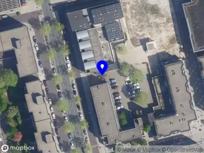 Brandweer met grote spoed naar de Schilderhof in Almere vanwege gebouwbrand