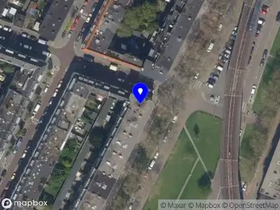 Ambulance met grote spoed naar de Mijnsherenlaan in Rotterdam