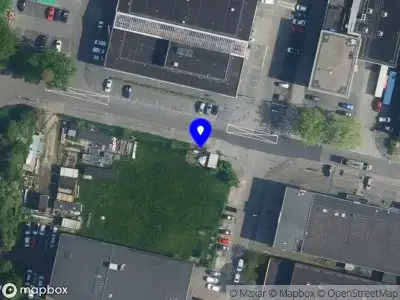 Ambulance met grote spoed naar de Langs de Werf in Amstelveen