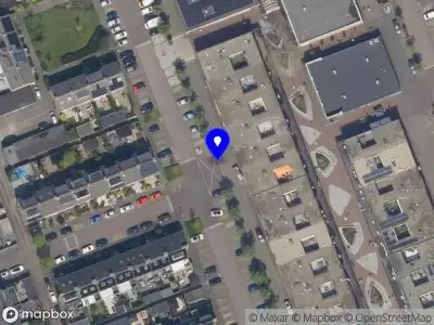 Ambulance met gepaste spoed naar de De Loper in Vlaardingen