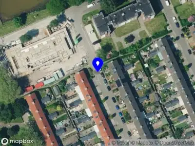 Brandweer met grote spoed naar de Van der Duyn van Maesdamstraat in Apeldoorn vanwege gebouwbrand