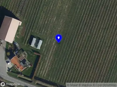 Brandweer met grote spoed naar de Plasseweg in Waarde vanwege voertuigbrand