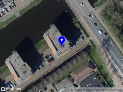 Ambulance met grote spoed naar de Waterlinze in Hellevoetsluis