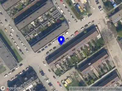 Ambulance met gepaste spoed naar de Weerlanerstraat in Rotterdam