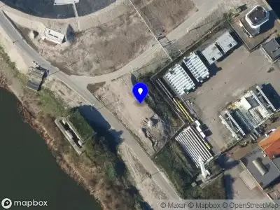 Brandweer met gepaste spoed naar de Sluiskolkkade in Den Oever vanwege afgaan automatisch brandalarm