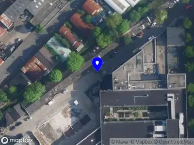 Ambulance met gepaste spoed naar de Karperweg in Amsterdam