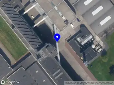 Ambulance met gepaste spoed naar de Van Nelleweg in Rotterdam