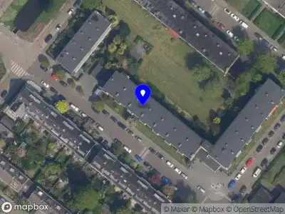 Ambulance met grote spoed naar de Adrianalaan in Rotterdam