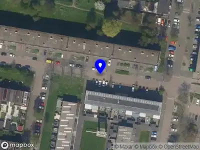 Ambulance met grote spoed naar de Van Baerlestraat in Vlaardingen