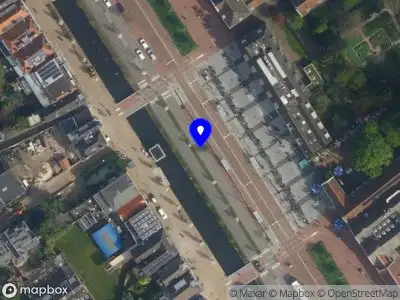 Ambulance met grote spoed naar de Phoenixstraat in Delft