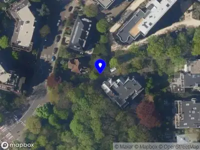 Ambulance met grote spoed naar de Van Stolklaan in 's-Gravenhage