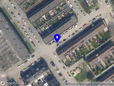 Ambulance met grote spoed naar de Weerlanerstraat in Rotterdam