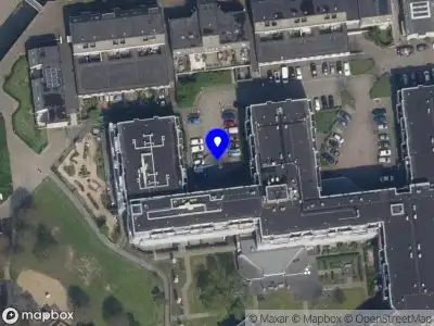 Ambulance met grote spoed naar de Bazuin in Capelle aan den IJssel