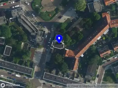 Ambulance met gepaste spoed naar de Brink in Amsterdam