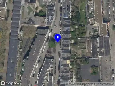 Ambulance met grote spoed naar de Sint-Mariastraat in Rotterdam