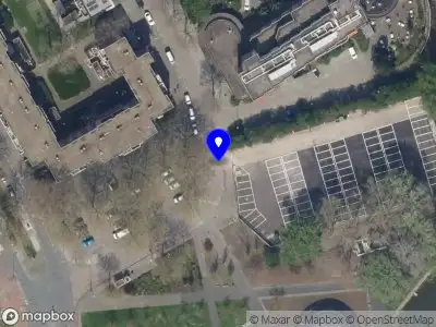 Ambulance met grote spoed naar de Persoonshaven in Rotterdam