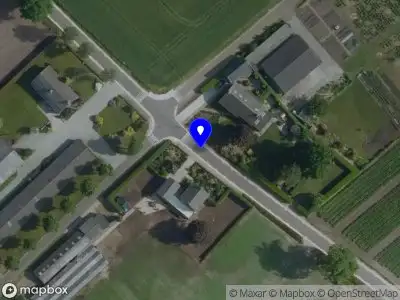 Brandweer en politie met grote spoed naar de Peelstraat in Beringe vanwege waarnemen gaslucht