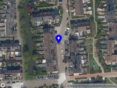 Brandweer met grote spoed naar de Bas de Blokrede in Capelle aan den IJssel vanwege afhijsen patient