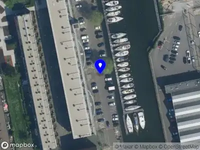 Ambulance met grote spoed naar de Motorwal in Amsterdam