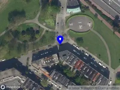 Ambulance met gepaste spoed naar de Boergoensestraat in Rotterdam