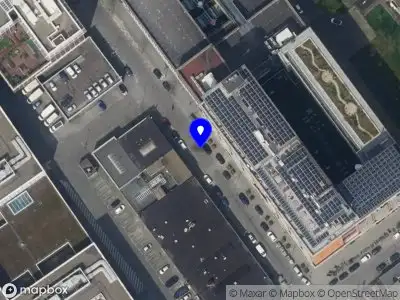 Ambulance met grote spoed naar de Dynamostraat in Rotterdam