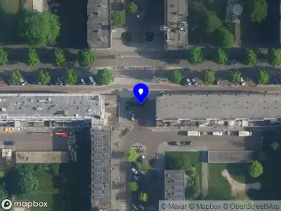 Ambulance met gepaste spoed naar de Wijenburg in Amsterdam