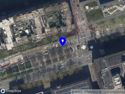 Ambulance met gepaste spoed naar de Slaak in Rotterdam