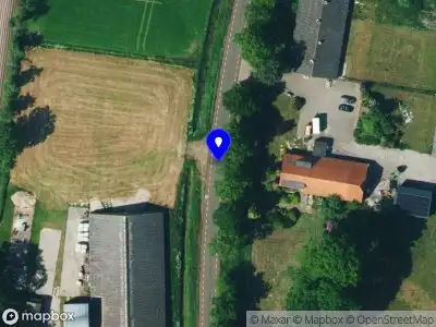 Brandweer met gepaste spoed naar de Dr. Ir H A Stheemanstraat in Nieuw-Schoonebeek vanwege een buitenbrand