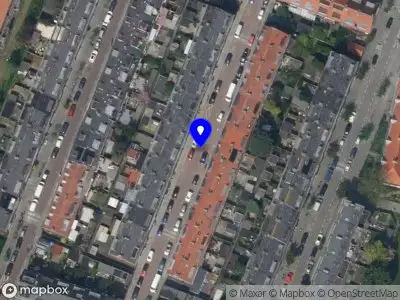 Ambulance met gepaste spoed naar de Akkermanstraat in Rotterdam