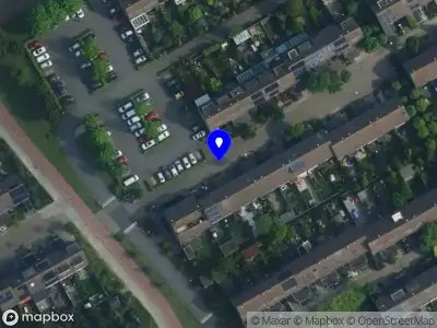 Ambulance met grote spoed naar de Maldenhof in Amsterdam