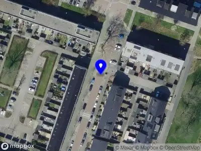 Ambulance met grote spoed naar de Viskorfstraat in Hoogvliet Rotterdam