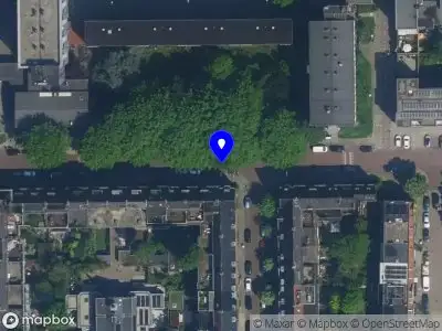 Ambulance met gepaste spoed naar de Andreas Schelfhoutstraat in Amsterdam