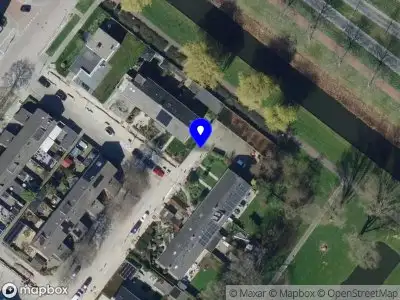 Ambulance met gepaste spoed naar de Heekstraat in Hoogvliet Rotterdam