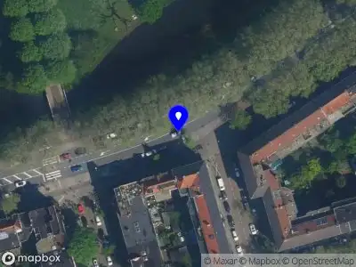 Ambulance met gepaste spoed naar de Jan van Galenstraat in Amsterdam