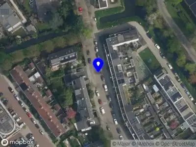 Ambulance met gepaste spoed naar de Sint Jorisweg in Delft