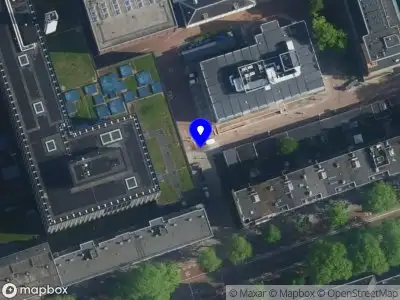 Ambulance met gepaste spoed naar de Valckenierstraat in Amsterdam