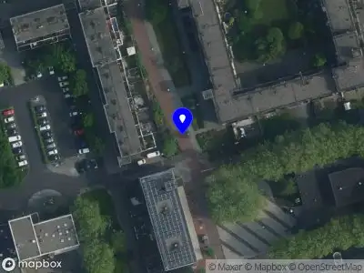 Ambulance met grote spoed naar de Renswoudestraat in Amsterdam