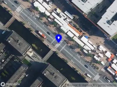 Ambulance met gepaste spoed naar de Burgemeester van Stamplein in Hoofddorp