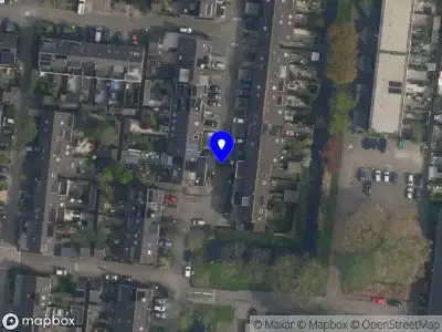 Ambulance met grote spoed naar de Veenenburg in Gouda