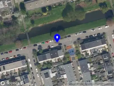 Brandweer met gepaste spoed naar de Dreessingel in Rotterdam vanwege een buitenbrand