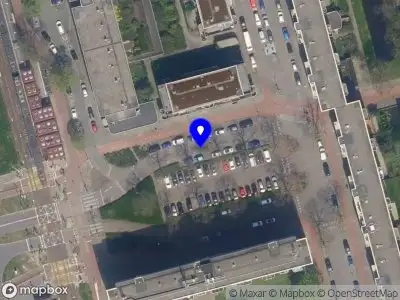 Ambulance met gepaste spoed naar de Burgaslaan in Rotterdam