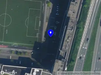 Ambulance met gepaste spoed naar de Gerrie Knetemannlaan in Amsterdam