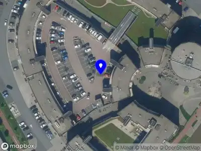 Ambulance met grote spoed naar de Kaaikhof in Assendelft