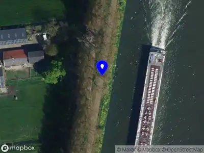 Ambulance met gepaste spoed naar de Kanaaldijk West in Abcoude