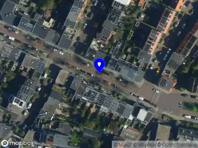 Ambulance met grote spoed naar de Pijnboomstraat in Haarlem
