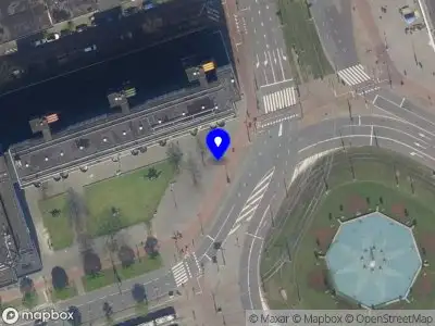 Ambulance met grote spoed naar de Weena in Rotterdam