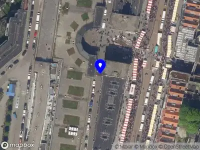 Brandweer met gepaste spoed naar de Strijensestraat in Rotterdam vanwege een liftopsluiting