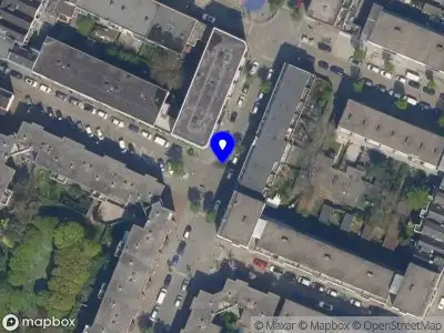 Ambulance met grote spoed naar de Brouwersstraat in Rotterdam