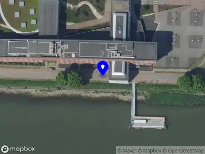 Ambulance met gepaste spoed naar de Rosmolenweg in Papendrecht