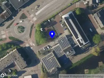 Ambulance met grote spoed naar de Frederik van Eedenplein in Hazerswoude-Rijndijk